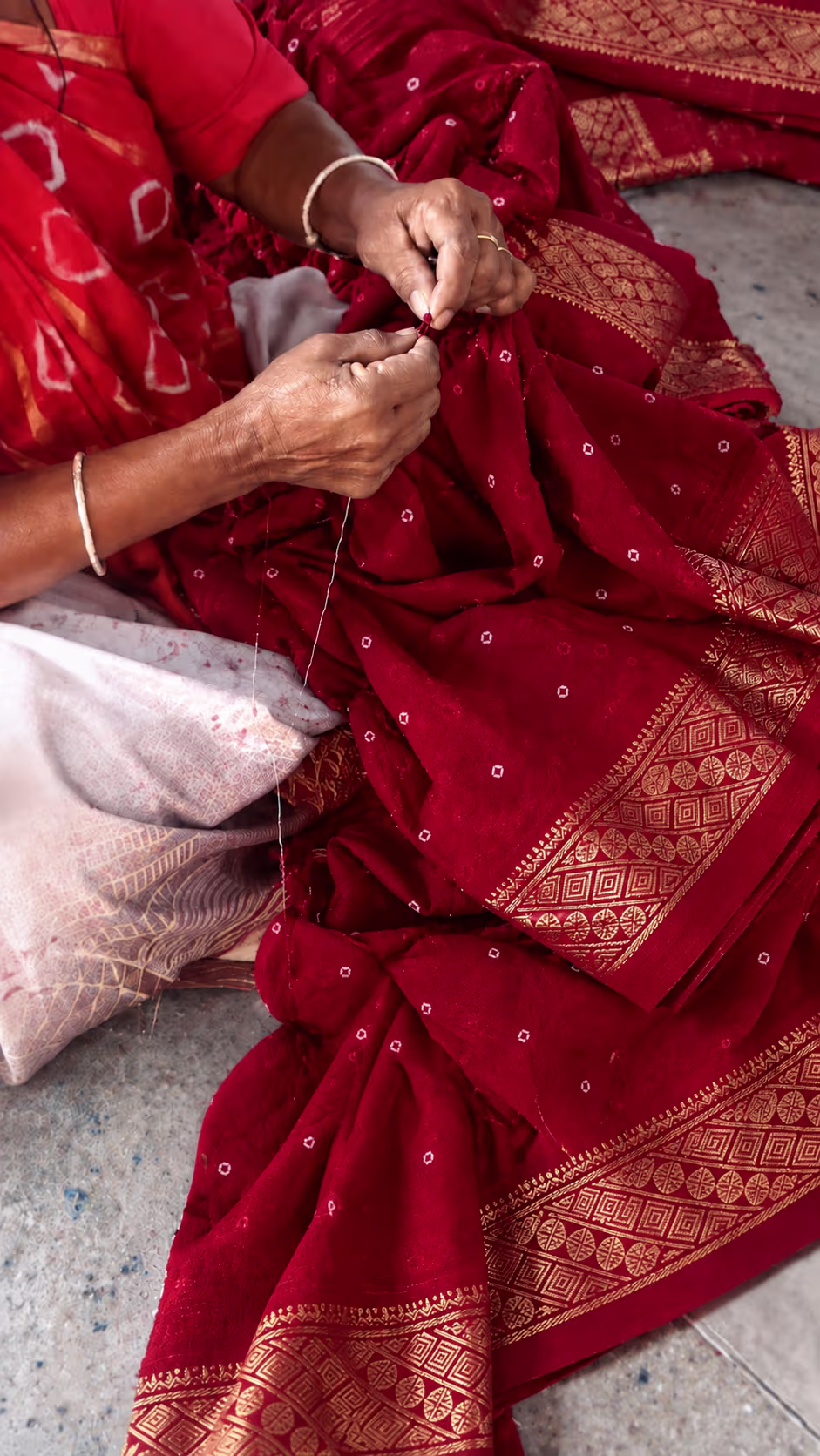 Sungudi Saree Untying Revealing the Dots